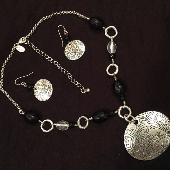 Lia Sophia Jewelry - Lia Sophia Outlaw Design Necklace and EARRING Set